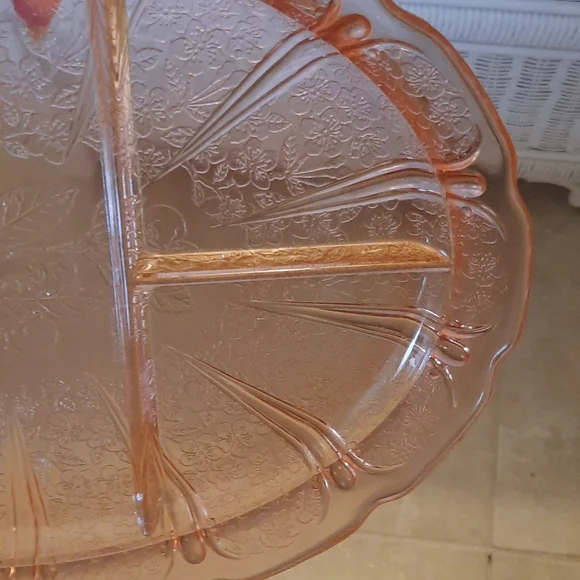 Pink depression glass divided platter - Picture 3 of 5